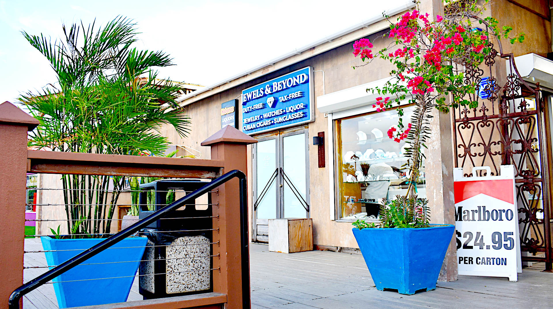 Jewels and Beyond Boutique at Sunset Beach Bar in St Maarten
