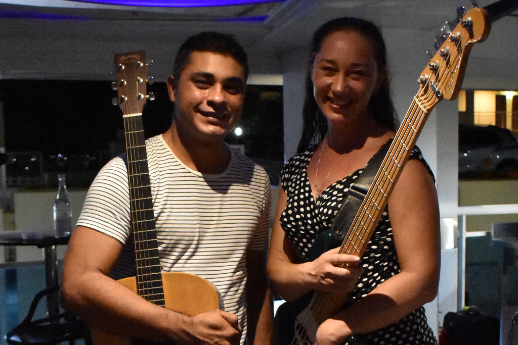 agnes eduardo isola ristorante st maarten live music intro