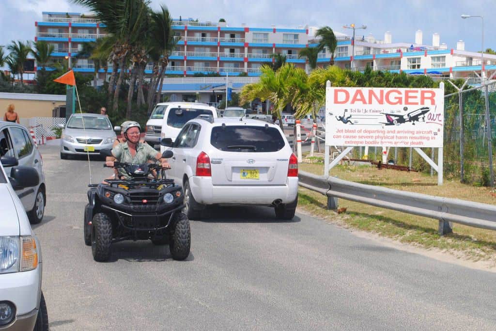 traffic st maarten 1024