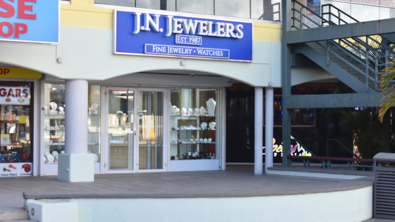 jn jewelers sint maarten maho village exterior 1 1260