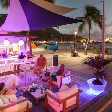 Ocean Lounge Bar 