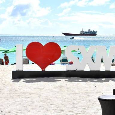 I LOVE SXM BEACH BAR